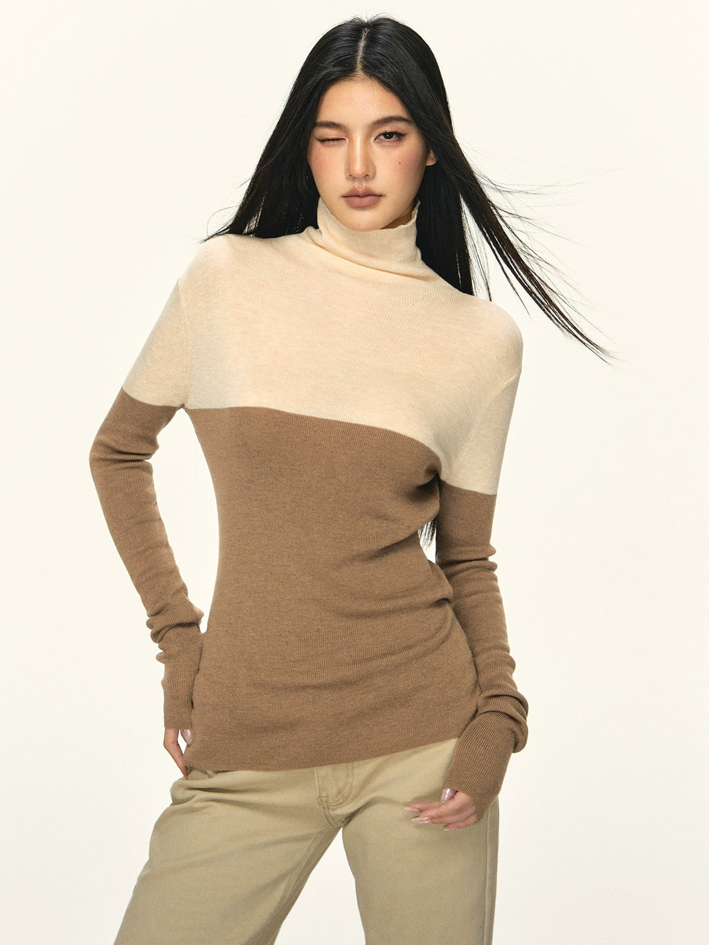 Anna Aneae Contrasting Turtleneck with Knitted Bottom Long Sleeves