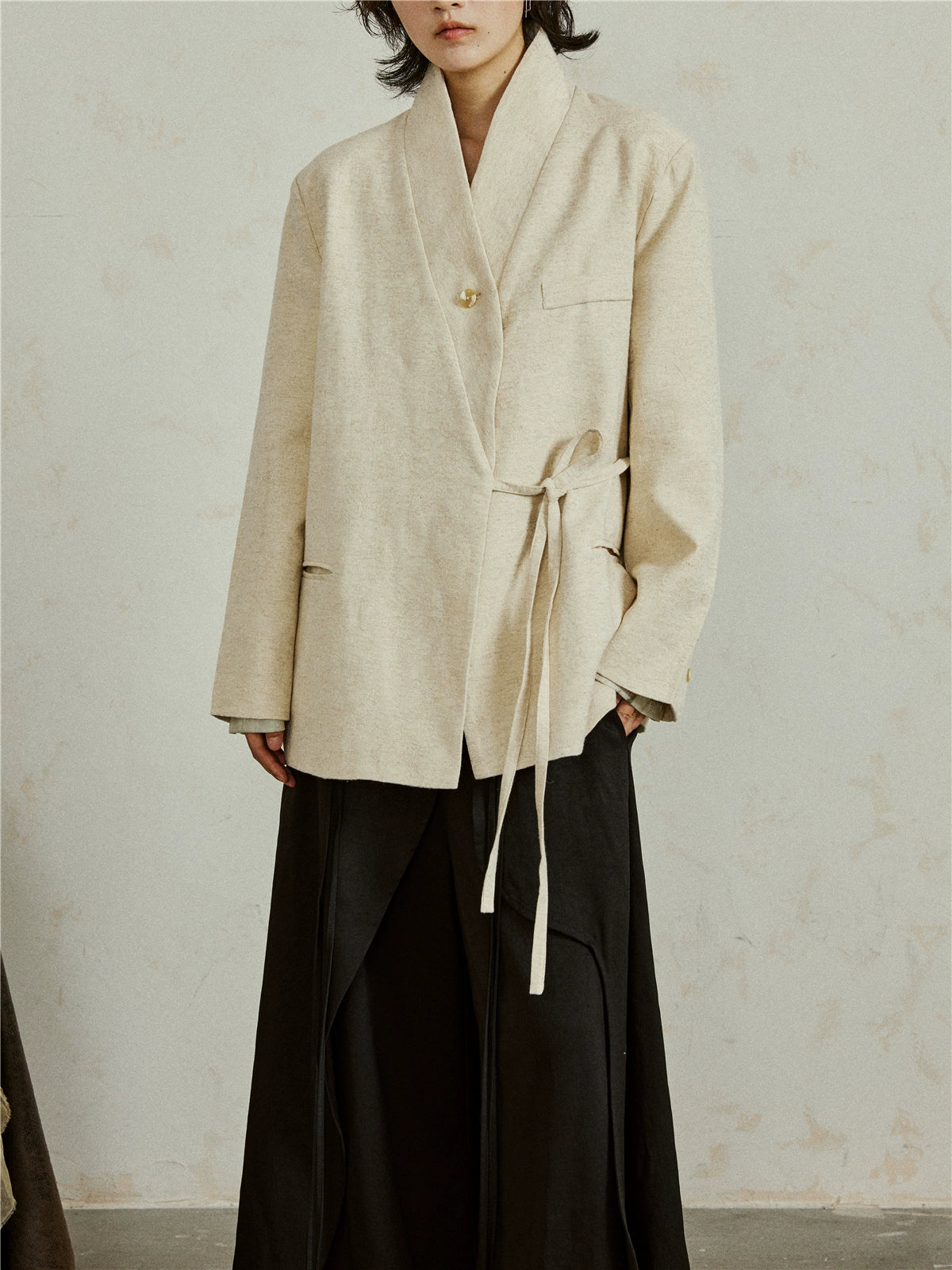 SUNYVONNE Diagonal Placket V-neck Lace-up Jacket