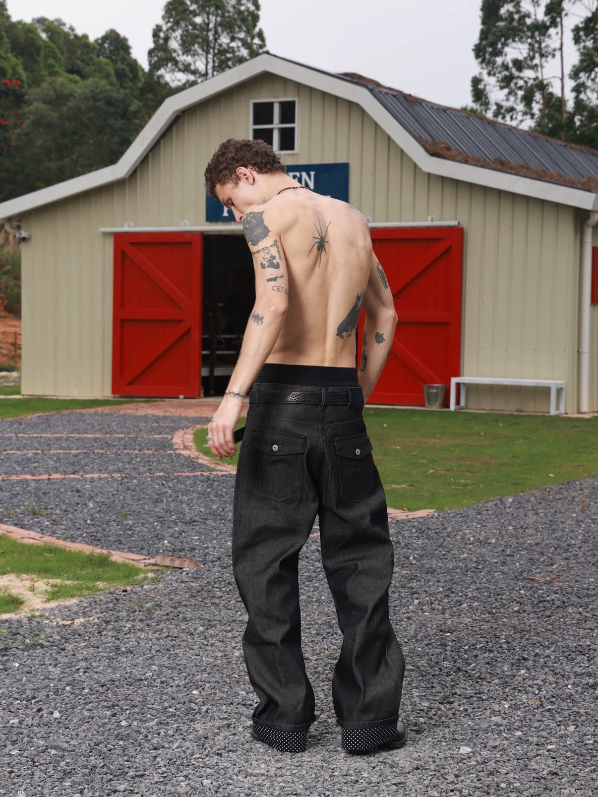 VOWPROGRESS Four-button Straight-leg Loose Jeans