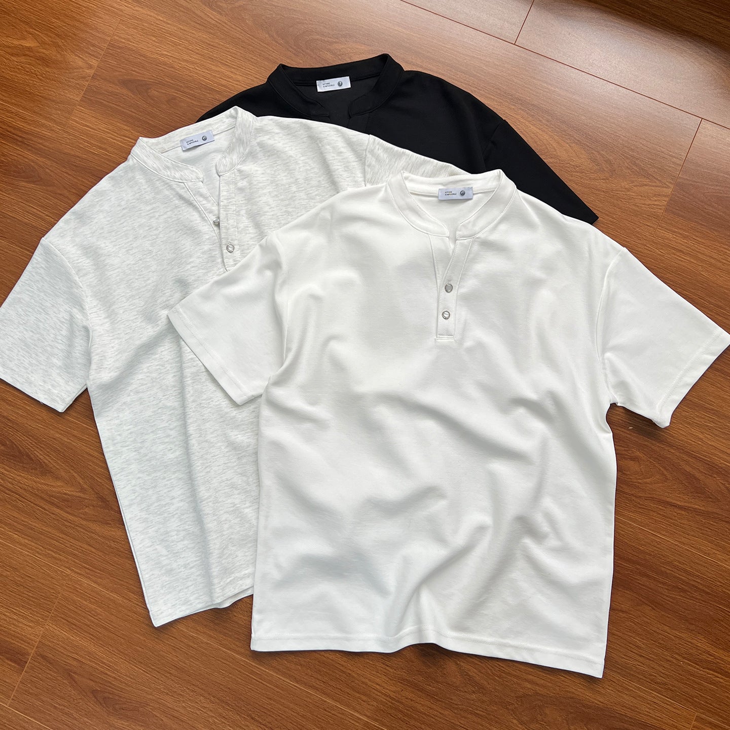 UNF Small V-neck Versatile Casual Tee