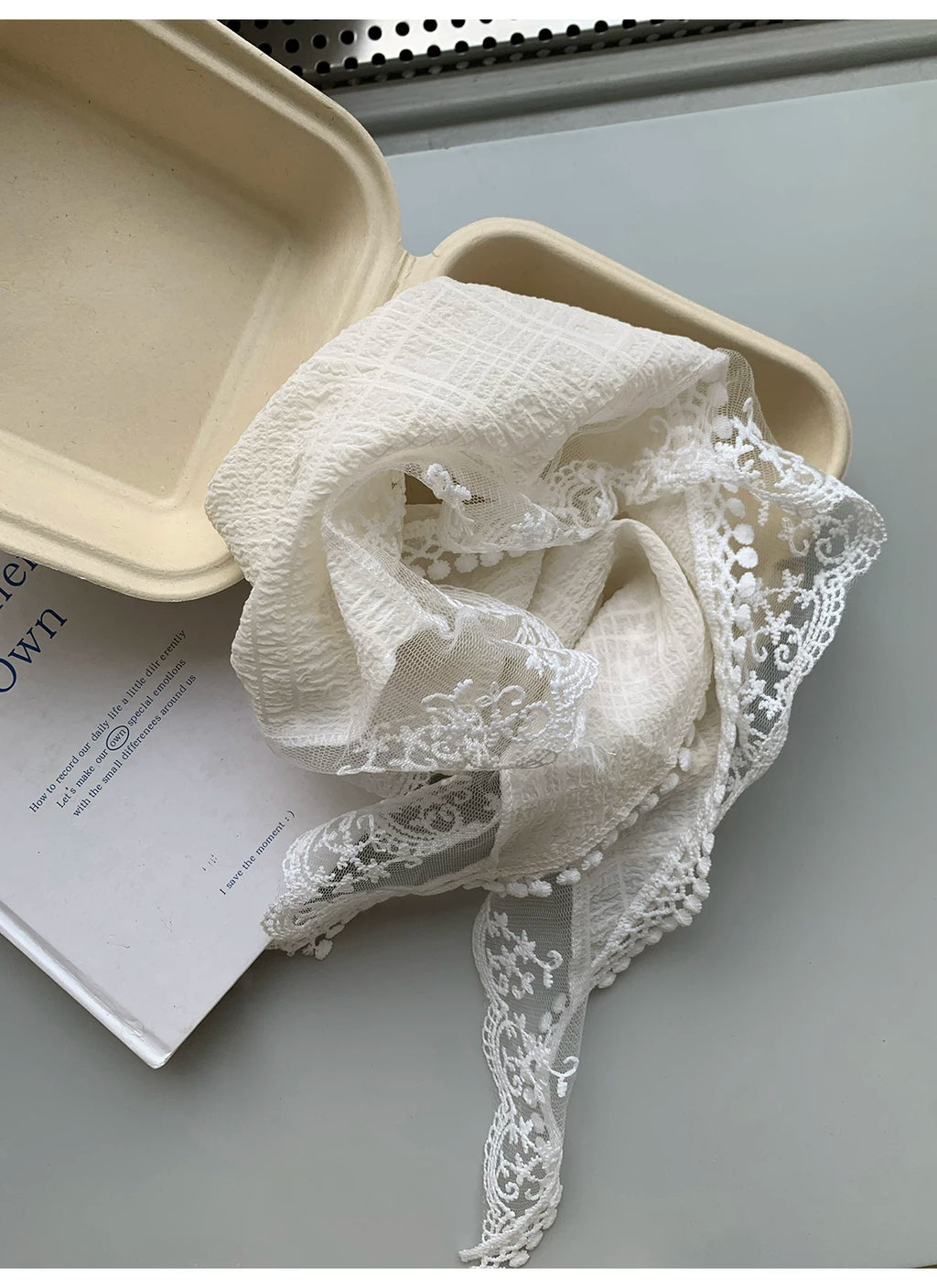KANO Triangle Headscarf Lace Idyllic Headdress