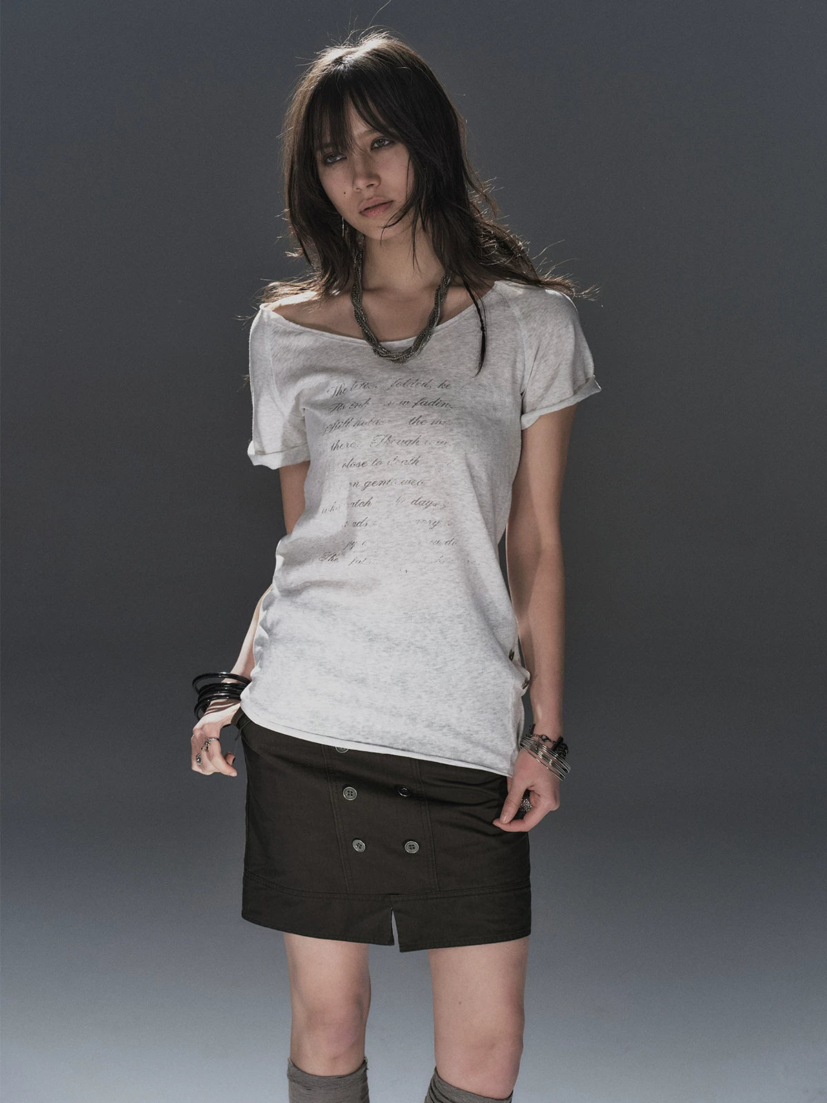 WearAndtear Light Large Round Neck Shoulder Plunger Tee