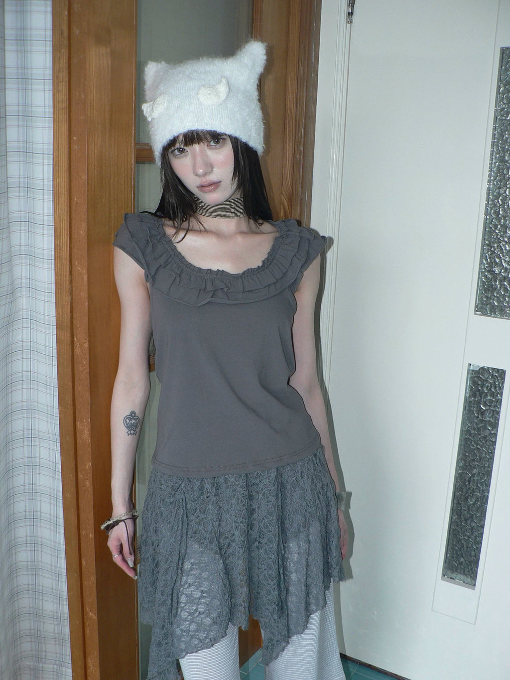 Ang: Project Retro U Neck Ruffle Leaf Edge Tee