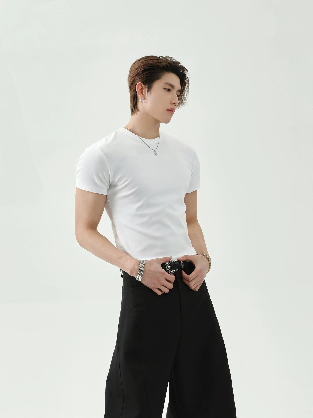 TURNTIDE Simple Crew Neck Slim Bottom Tee