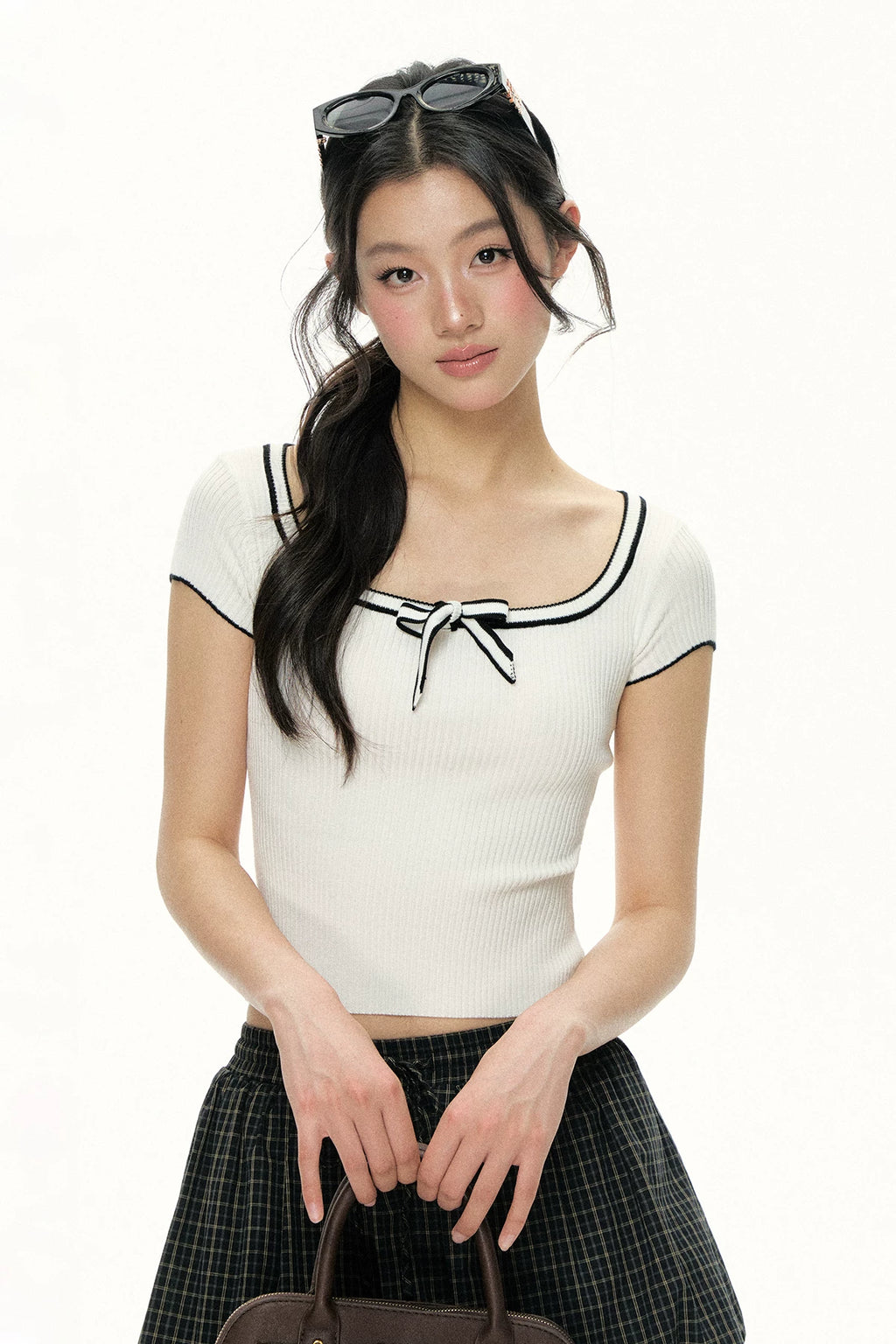 Ariseism Lace-up Contrasting Square Neck Knitted Tee