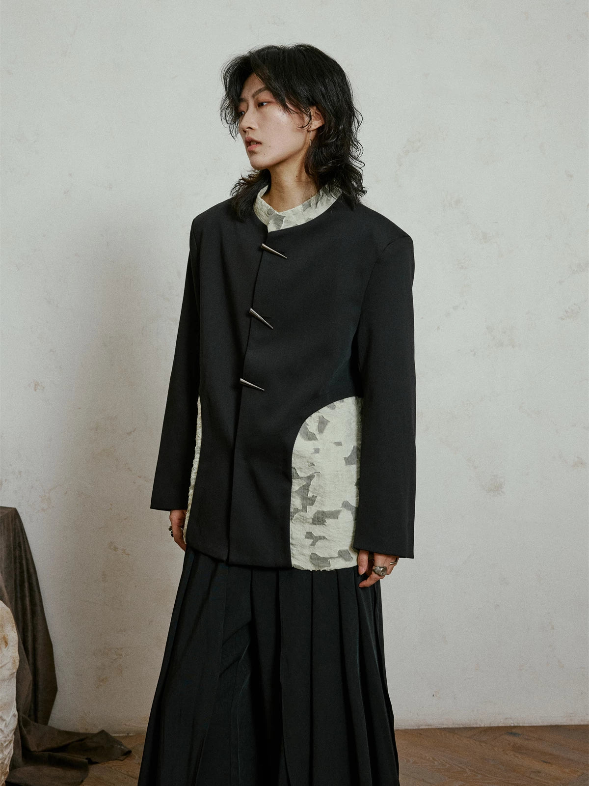 SUNYVONNE Stand-up Collar Horn Buckle Blazer