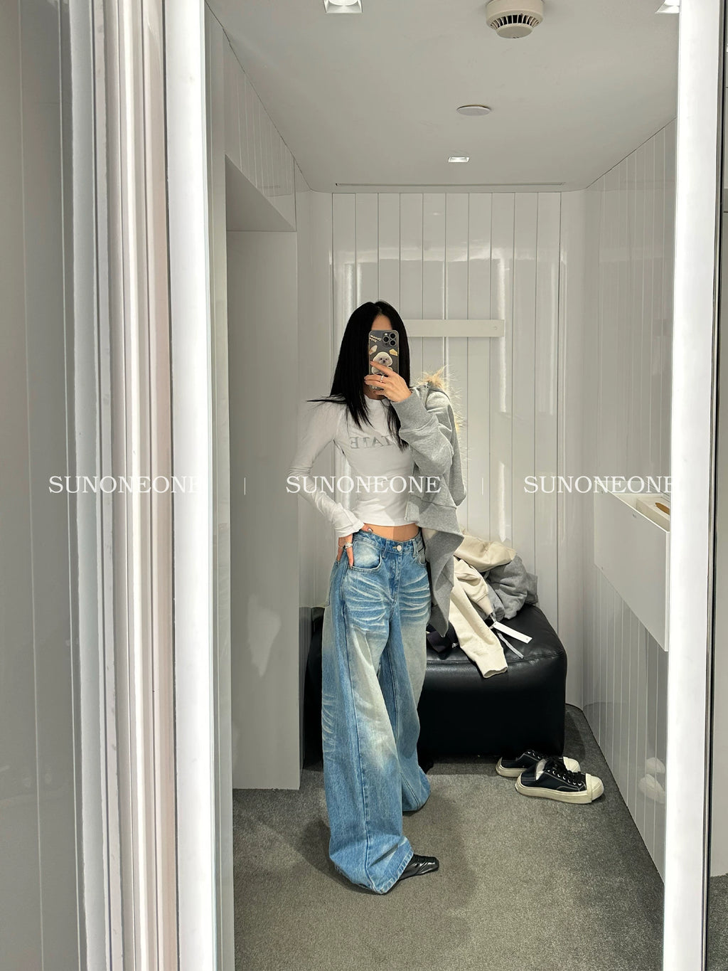 SUNONEONE Crease Mopping Loose Jeans