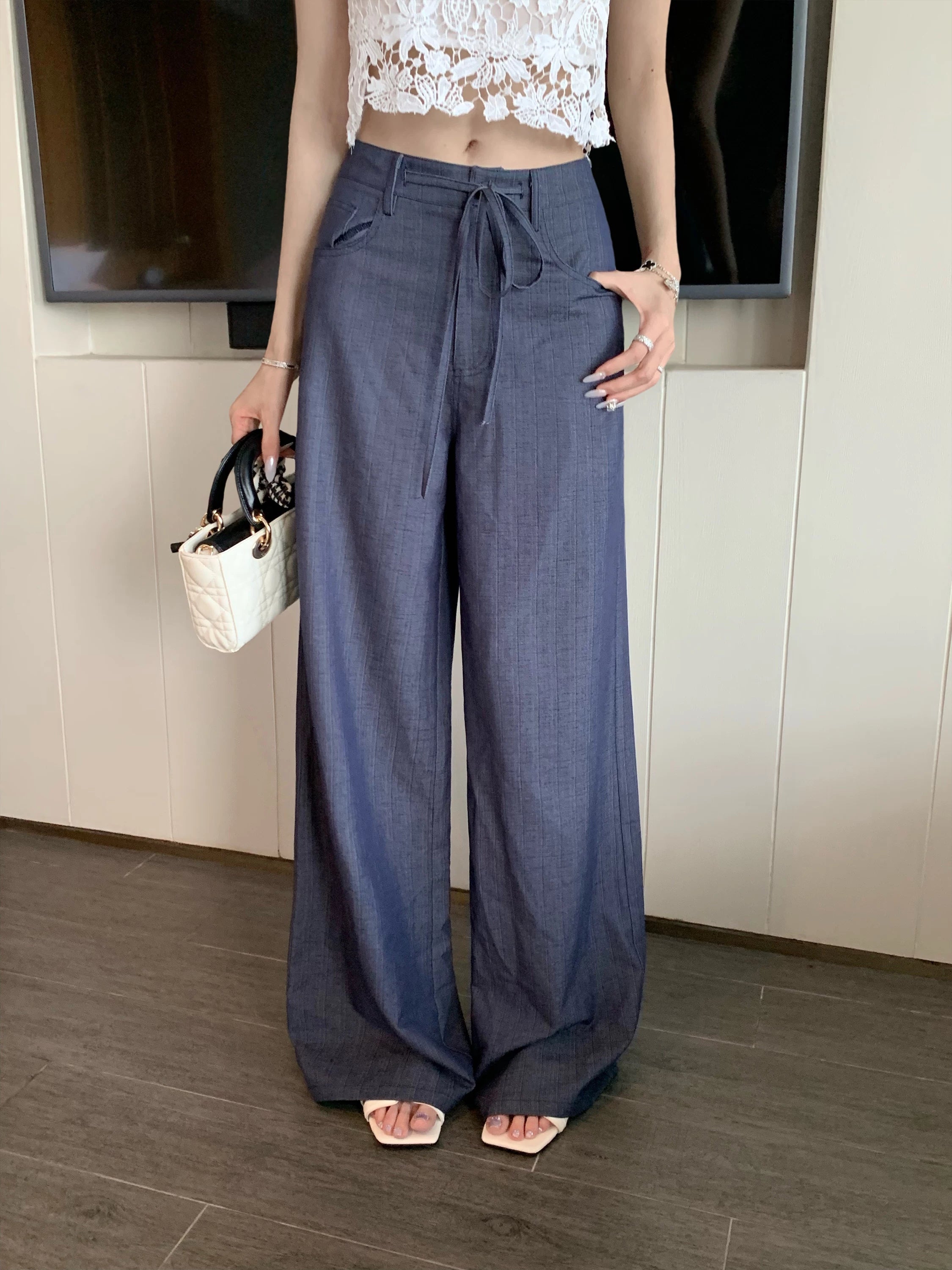 Barb Chill Strap Wide Leg Versatile Jeans
