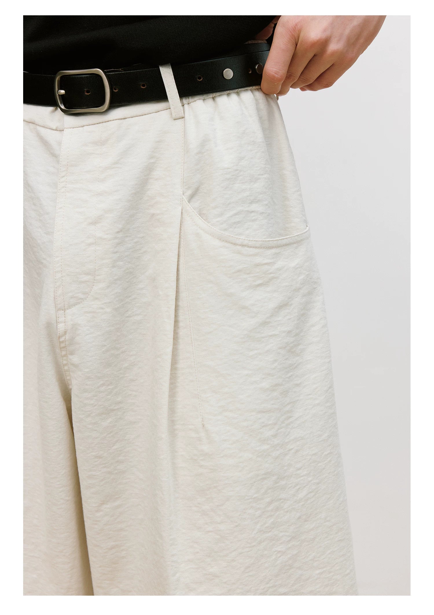 LR MADE Pleated Simple Seven-point Shorts