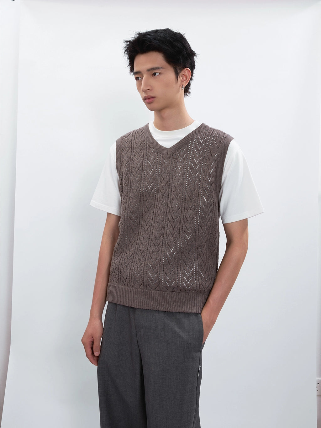 FUNKYFUN Arrow-shaped Hollow-knit V-neck Pullover Vest