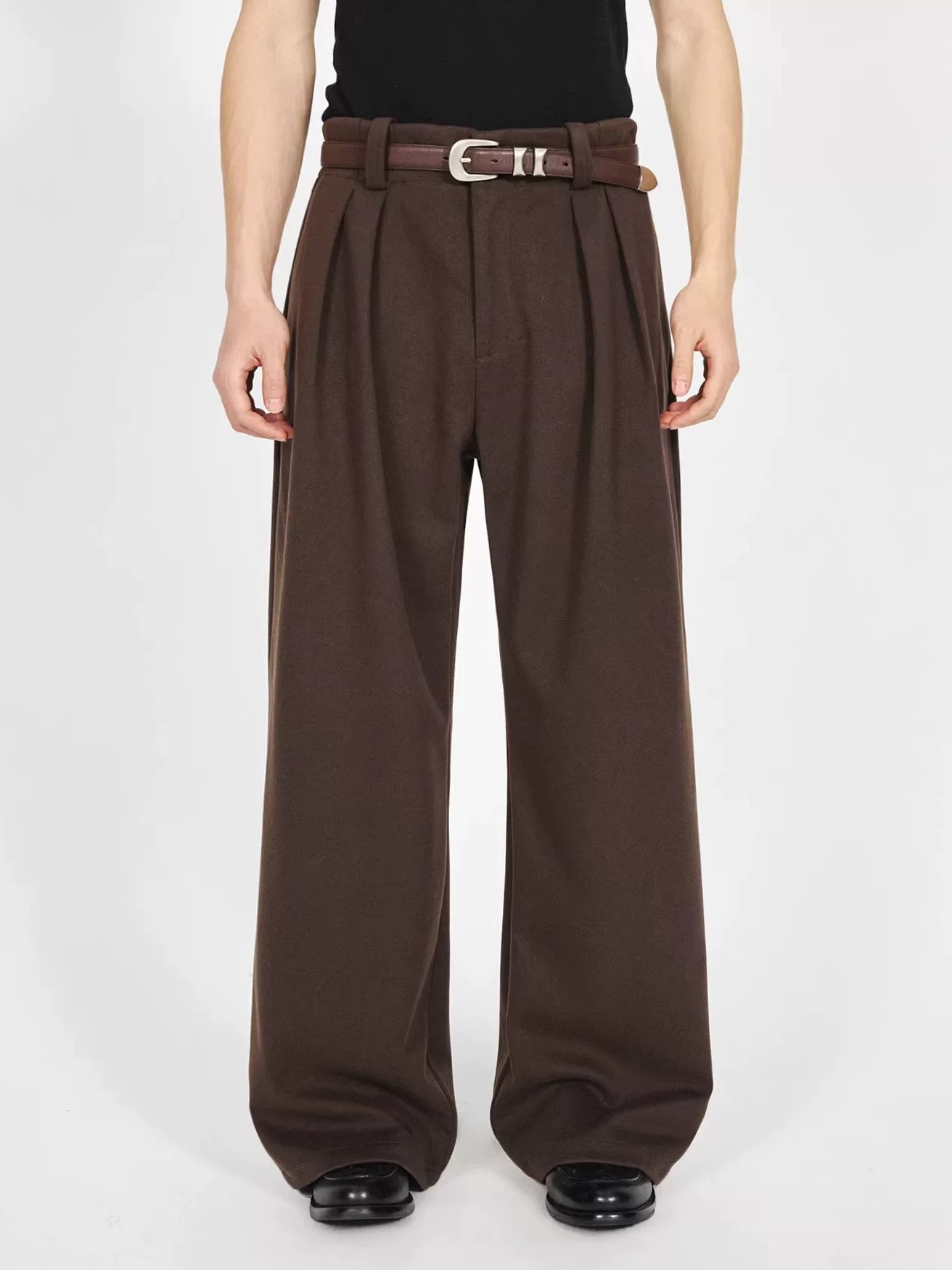 Stay The Night Pleated A-shaped Slightly Wide Trousers