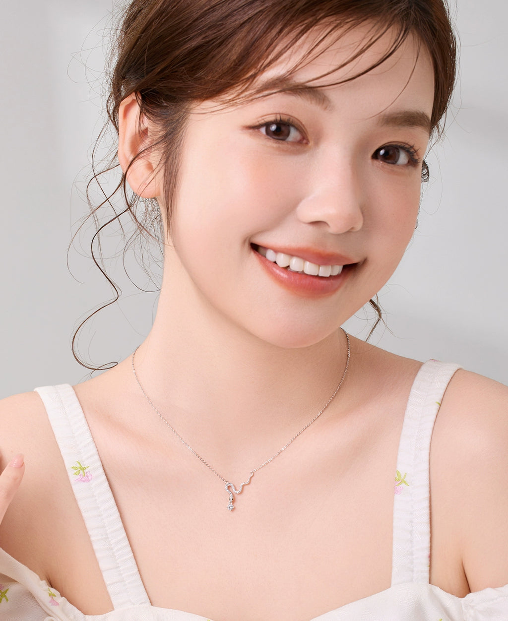DODOGOGO Full Zirconium Snake Necklace