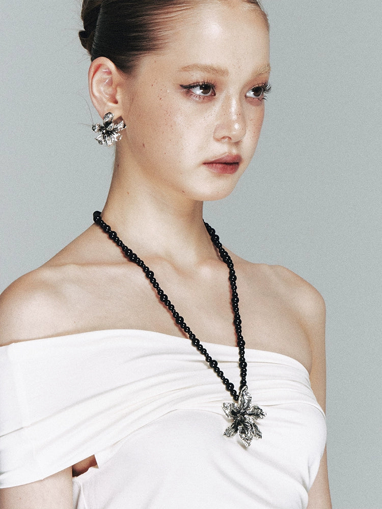 1JINN Beaded Metal Three-dimensional Flower Necklace
