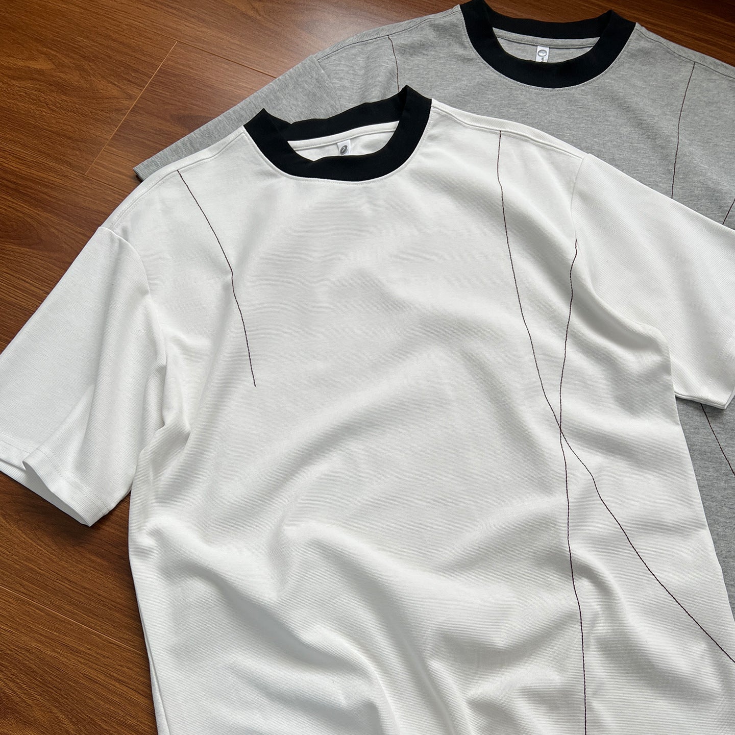 UNF Contrasting Round Neck Casual Front Shoulder Tee