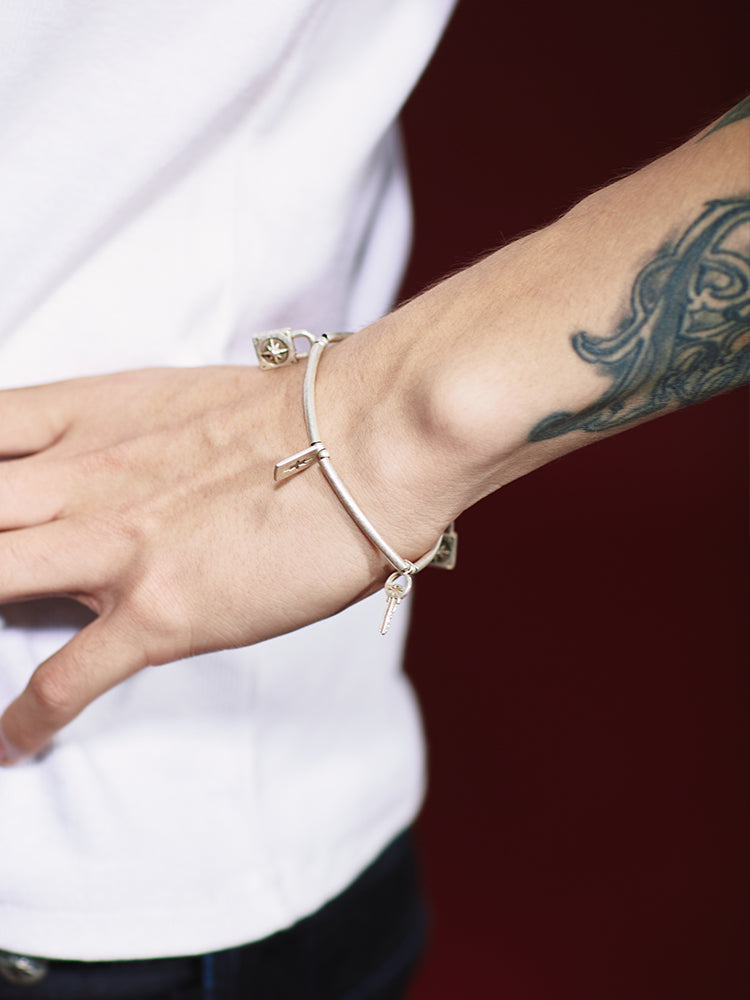 Remedy octagram bracelet key lock