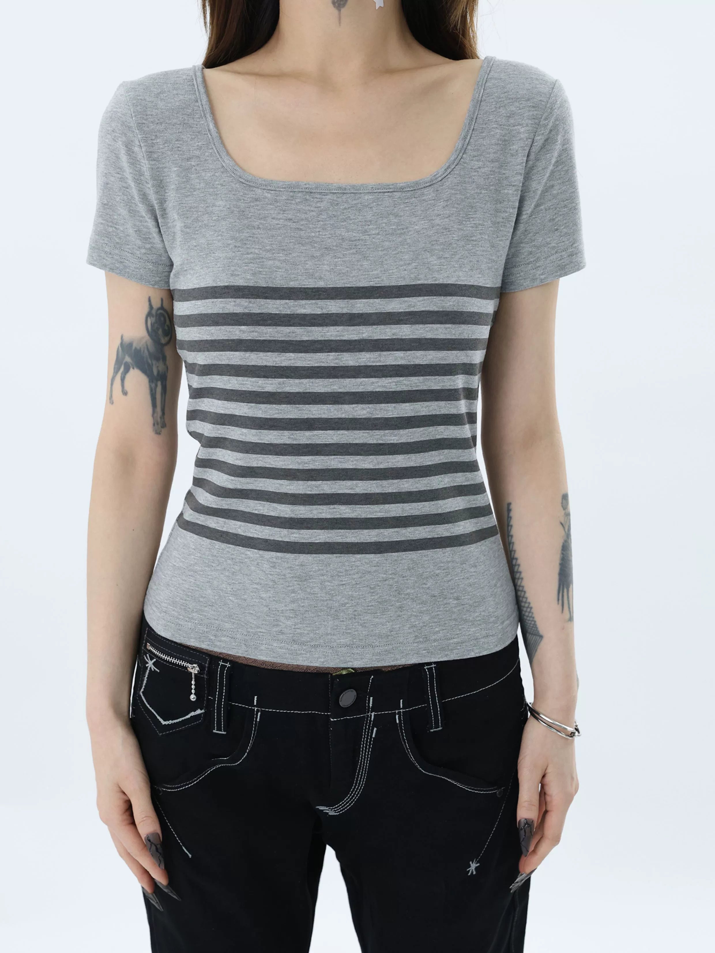 FUZZYKON Elastic Square Neck Striped TEE
