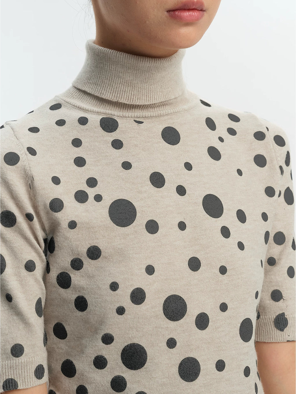 LINY LIBERTY Vintage Irregular Polka Dot Print Turtleneck Tee