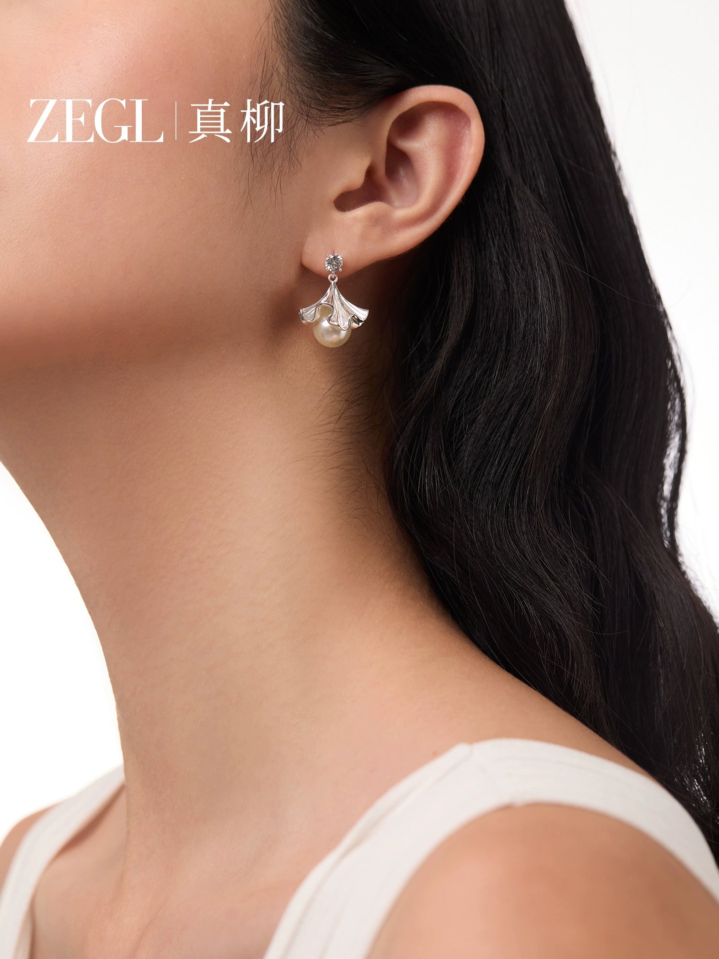 ZEGL Pearl Flower Stud Earrings