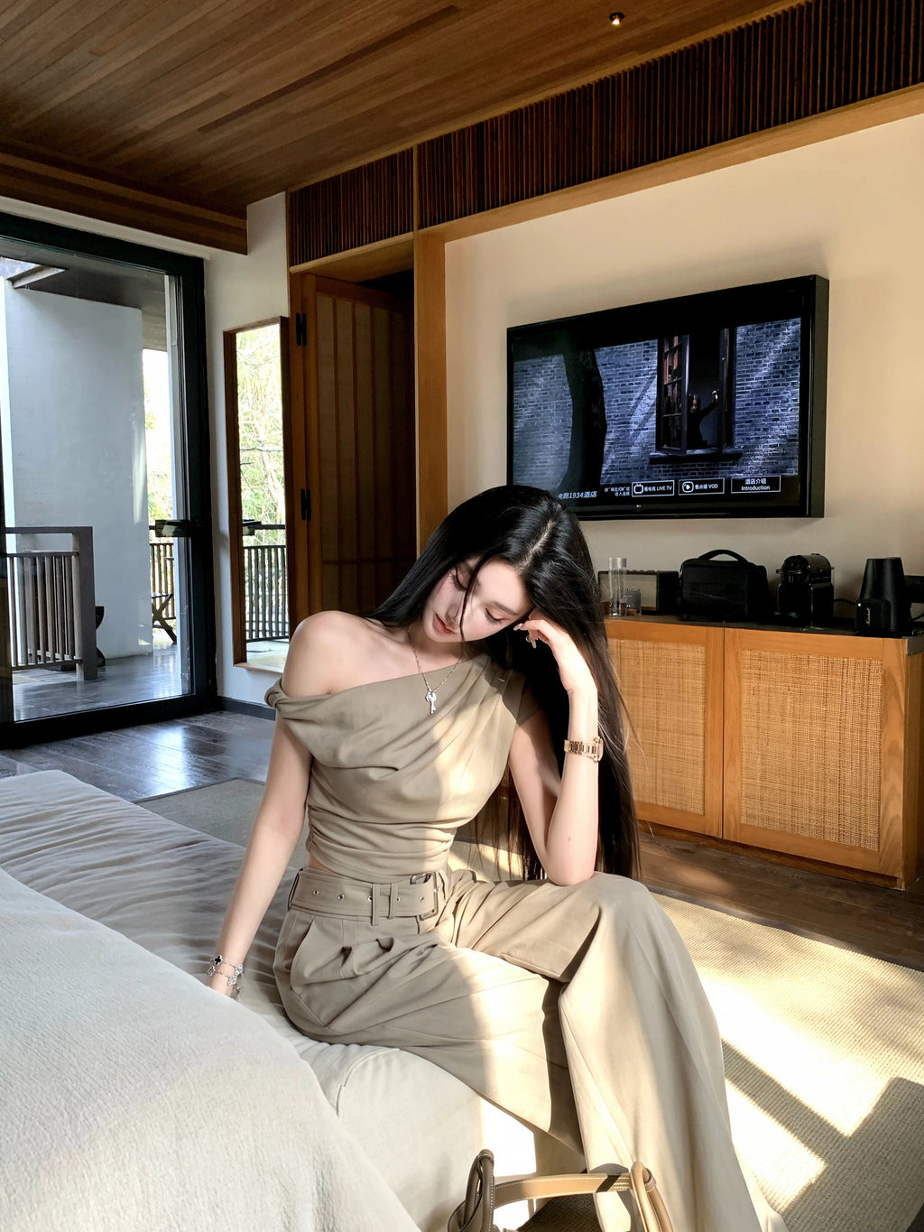Barb Chill Slash Shoulder Top Casual Wide Leg Pants Temperament Set