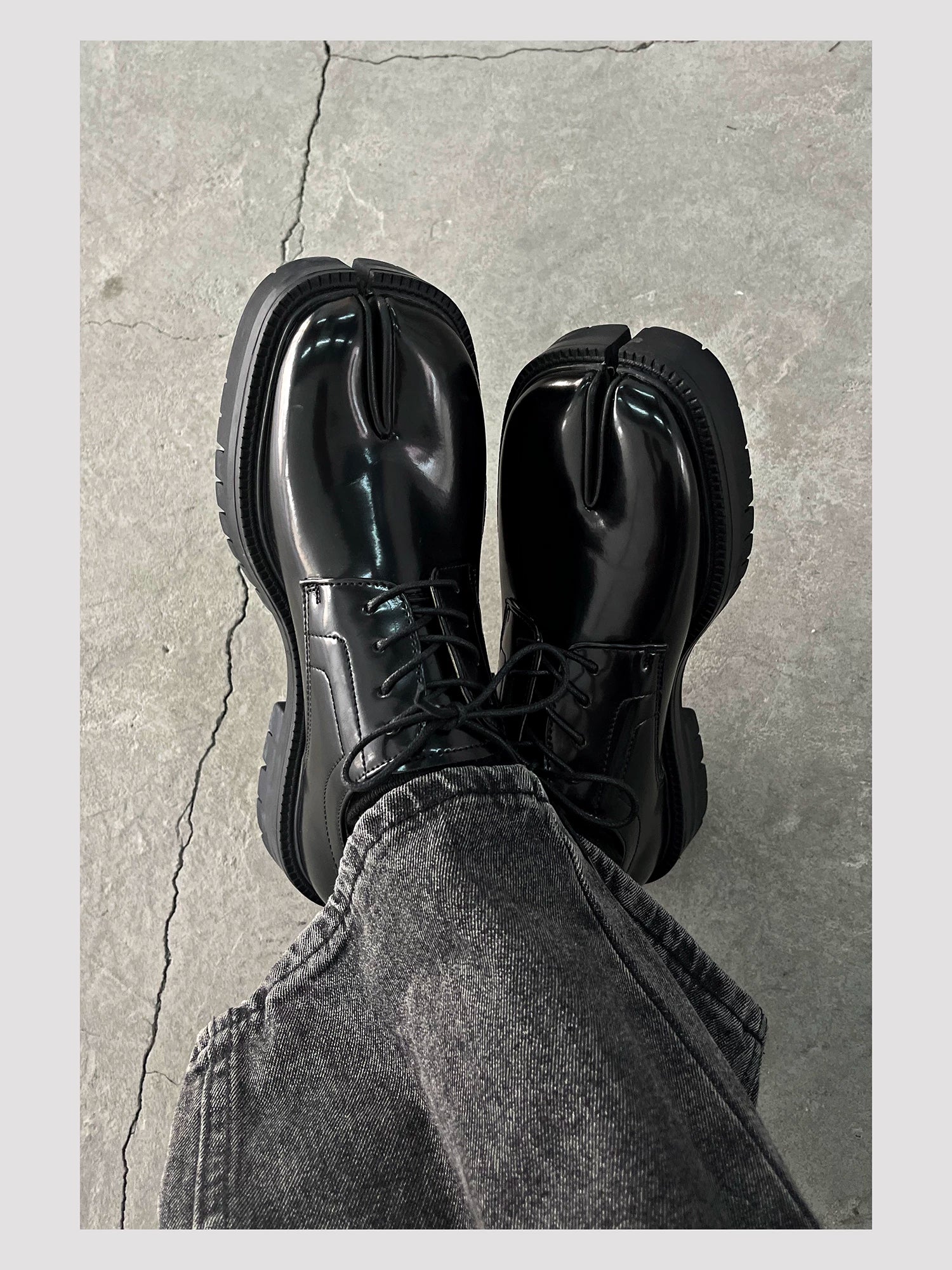 HANQIAORIJI Goodyear Welt Split-Toe Leather Tabi