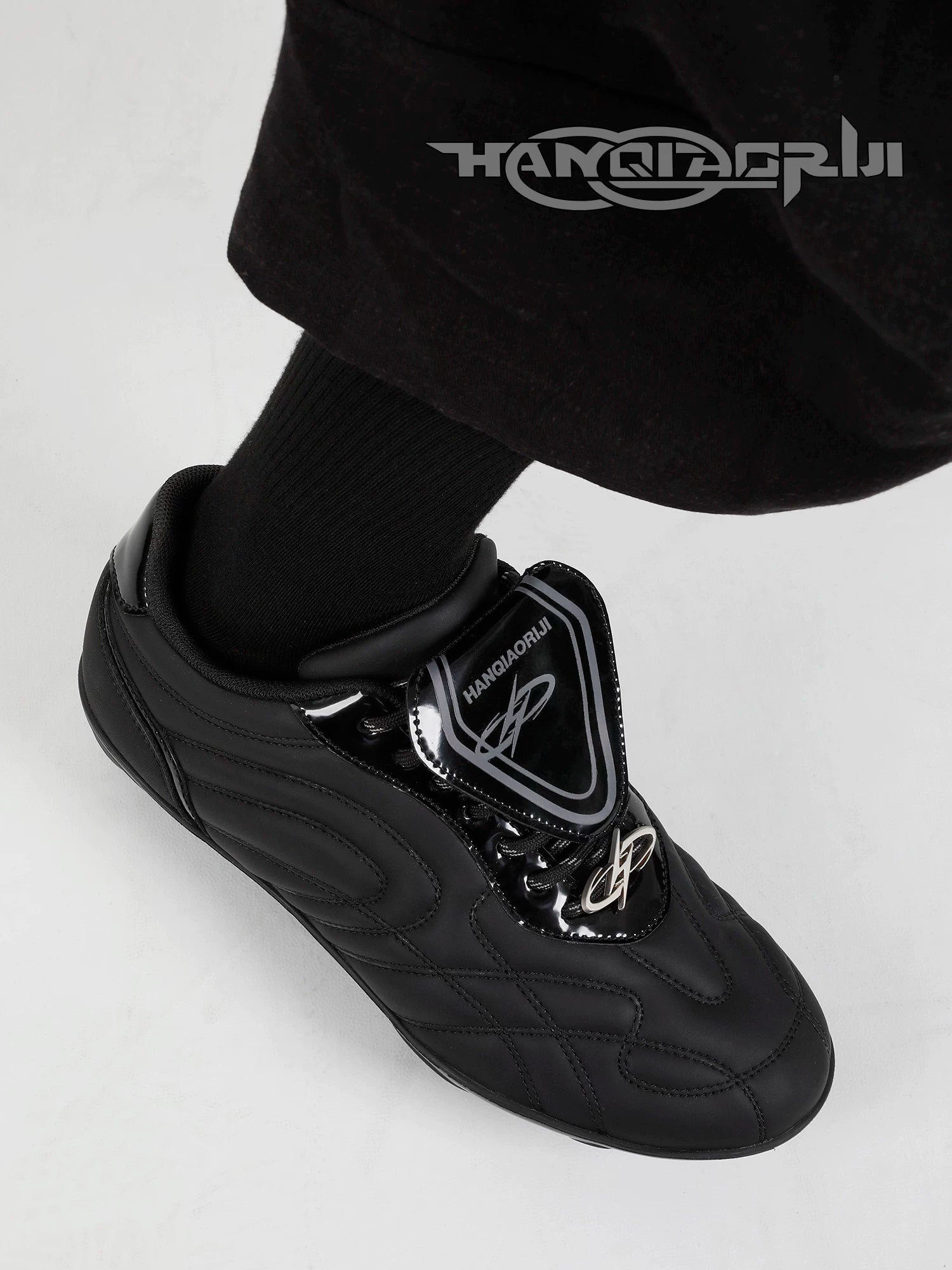 HANQIAORJI Commuter Casual Football Shoes