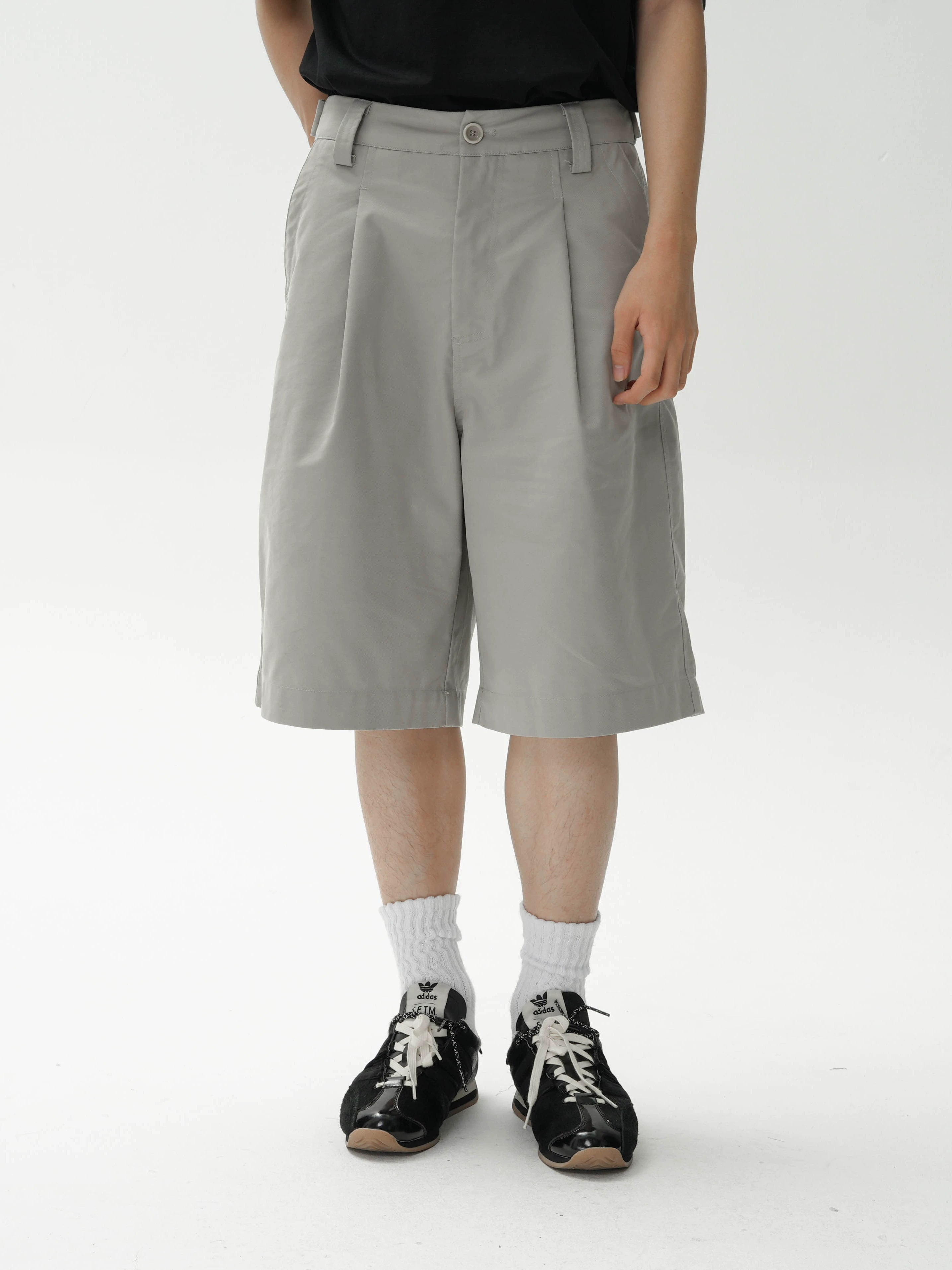 AWT Simple and Crisp Six-point Straight-leg Loose Shorts