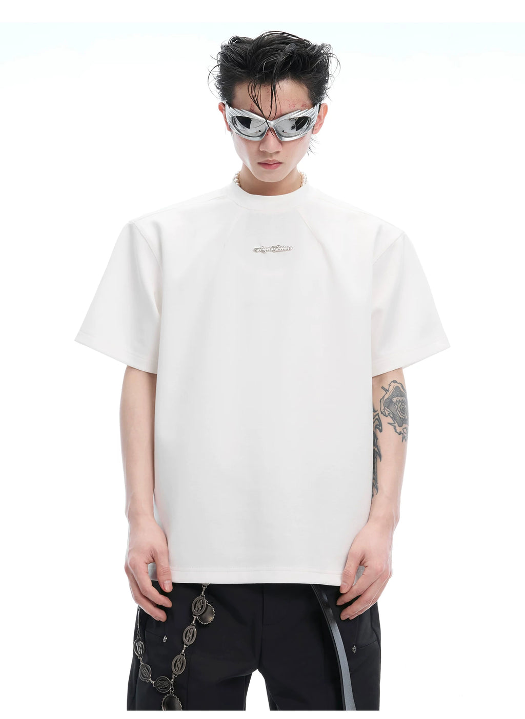ArguECulturE Simple Round Neck Versatile Front Shoulder Tee