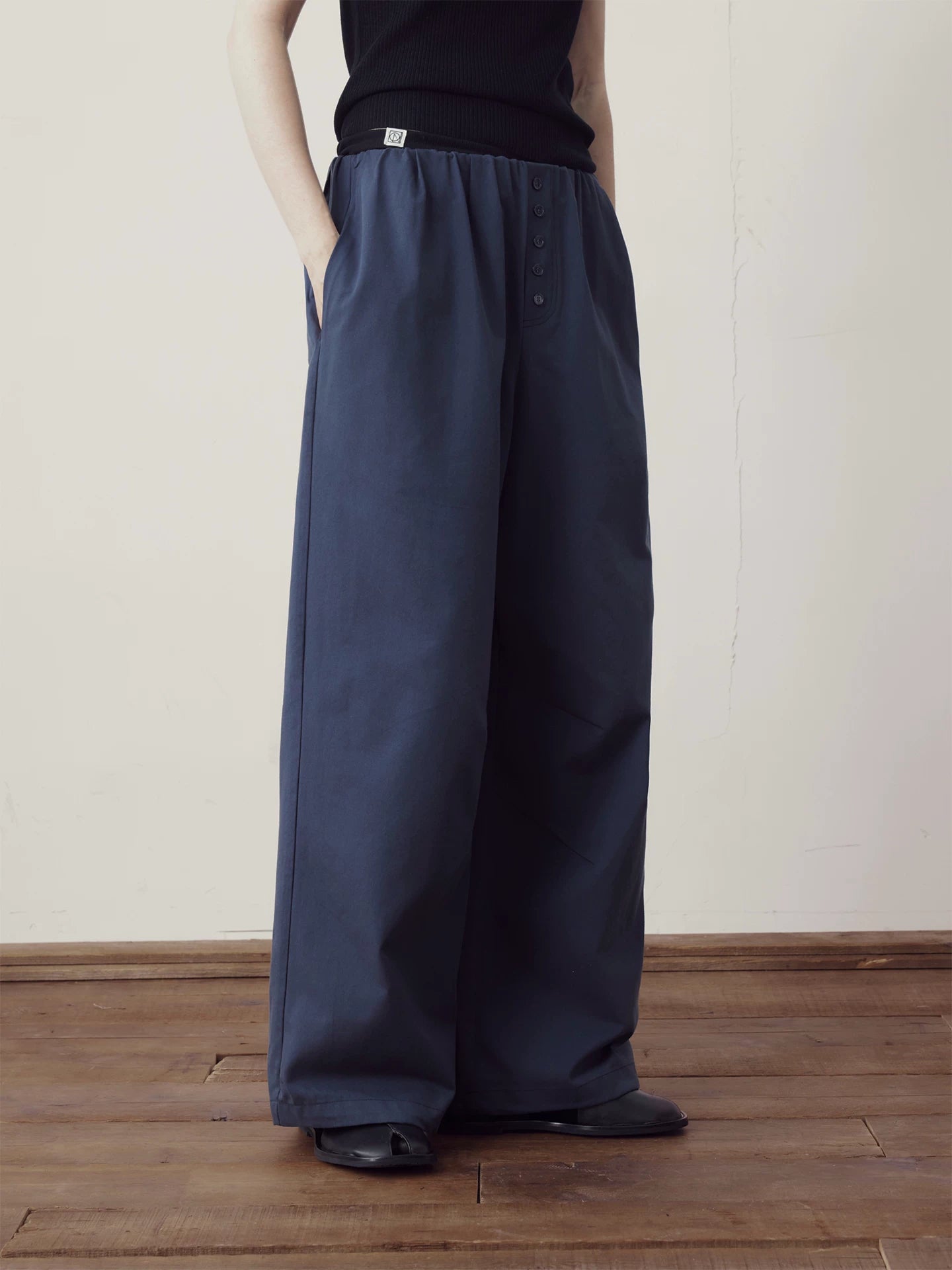 COLN Single-breasted Elastic Waist Slacks