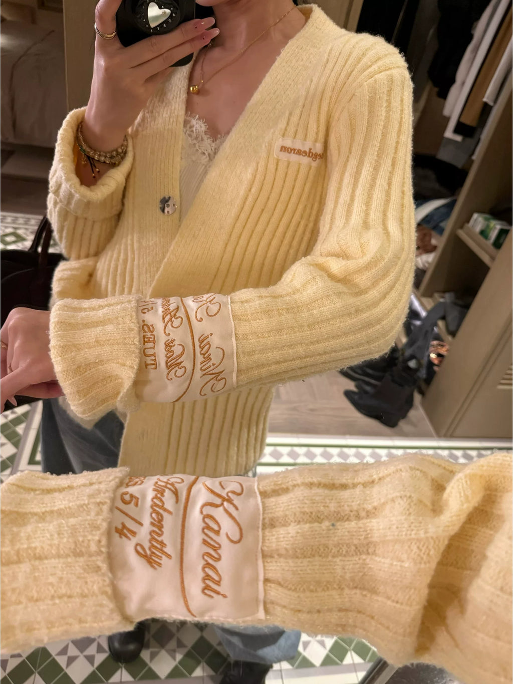 YOUNG KYLIN V-neck Lazy and Relaxed Thickened Knitted Jacket