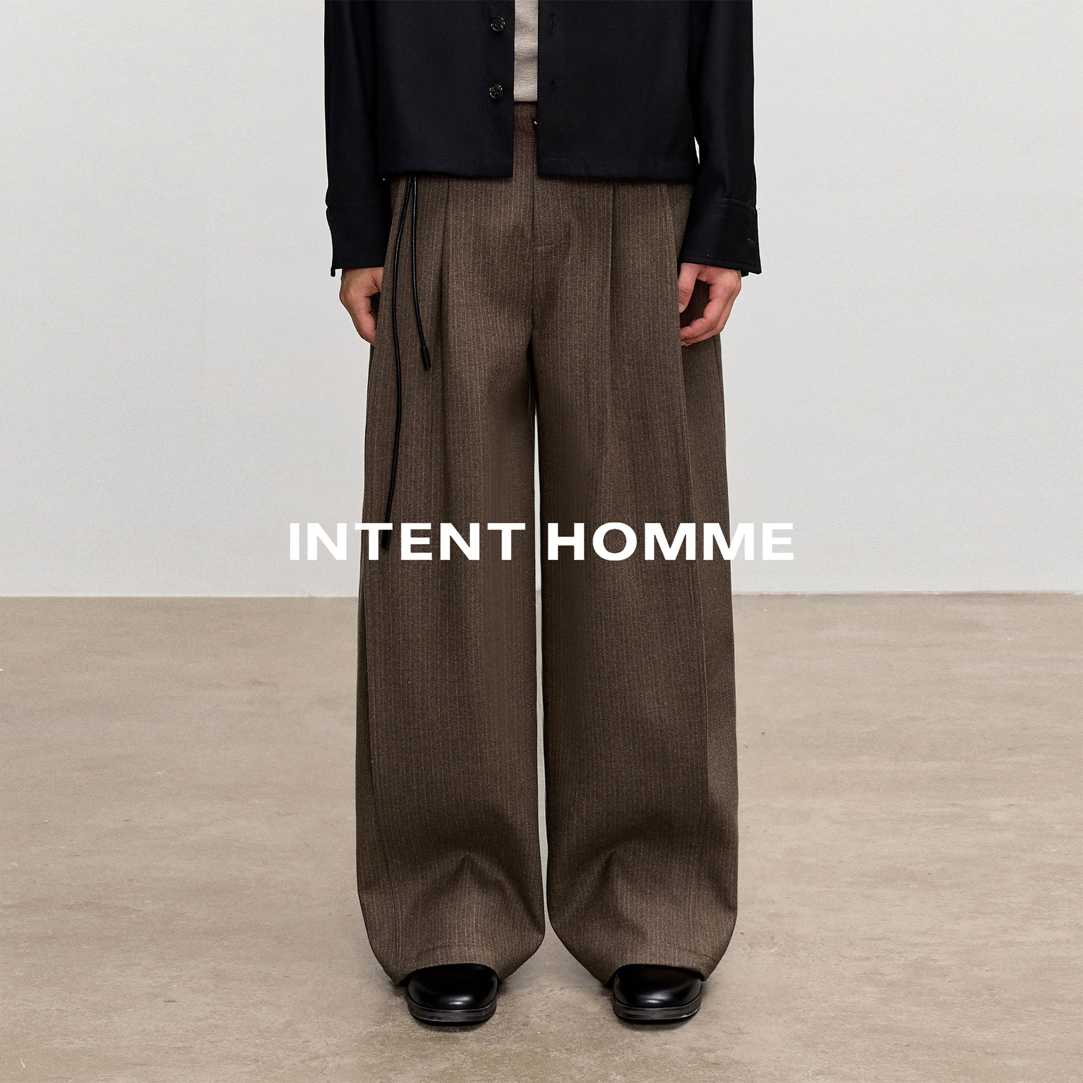 INTENT Dark Pattern Pull Structure Pleated Trousers