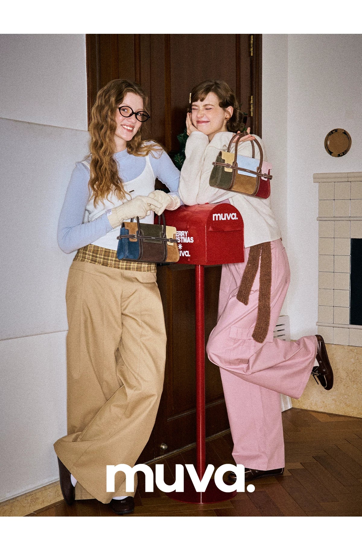 MUVA Leather Color Matching Messenger Small Square Bag