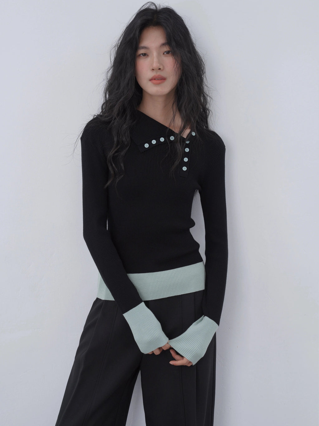 EIGHTHMONTH Contrasting Buttons Slim Slim Long Sleeves