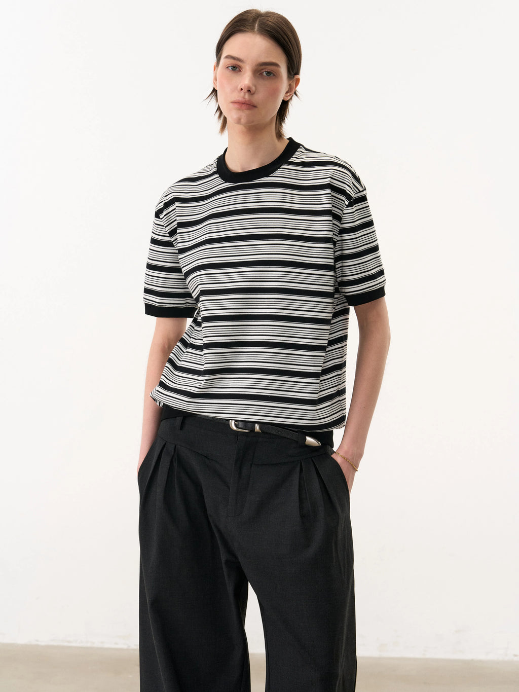 MANUSCRIPT Front Shoulder Striped Slim Tee