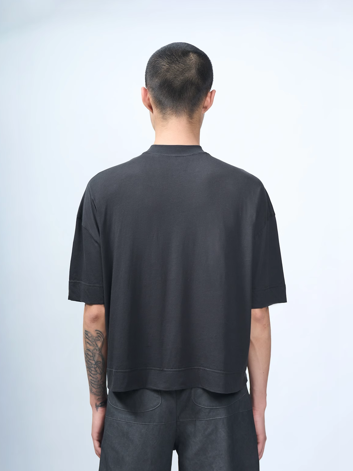 ETHEREAL PRODUCTION Shoulder Drop Profile Light and Wide Seam Tee