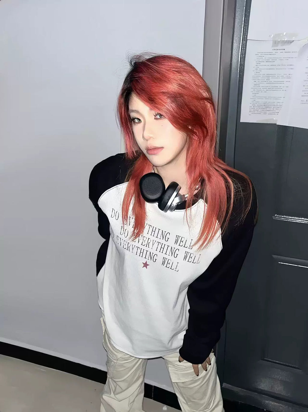 DETW 24AW * Original [Red Star Slogan] Threaded black and white splicing shoulder sleeve Tee