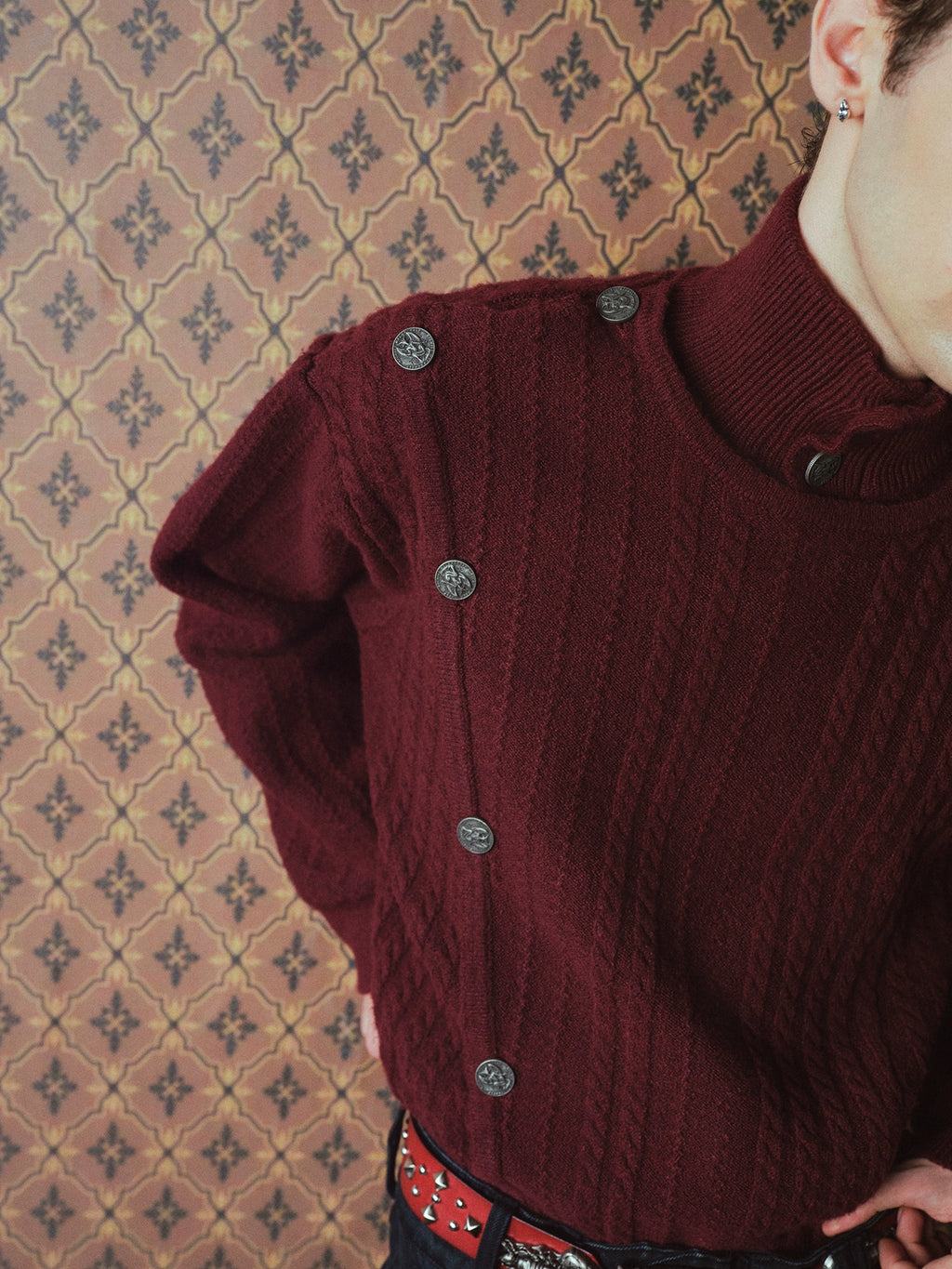 RICHILL Metal Buckle Stopper Twisted Sleeve Turtleneck Sweater