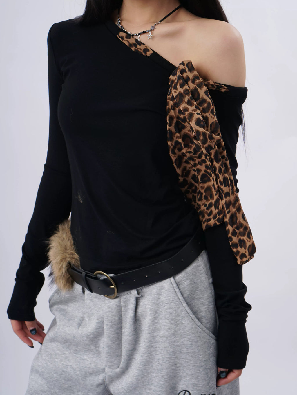 SAMUSAN Long Streamer Leopard Print Slanted Shoulder Long Sleeve