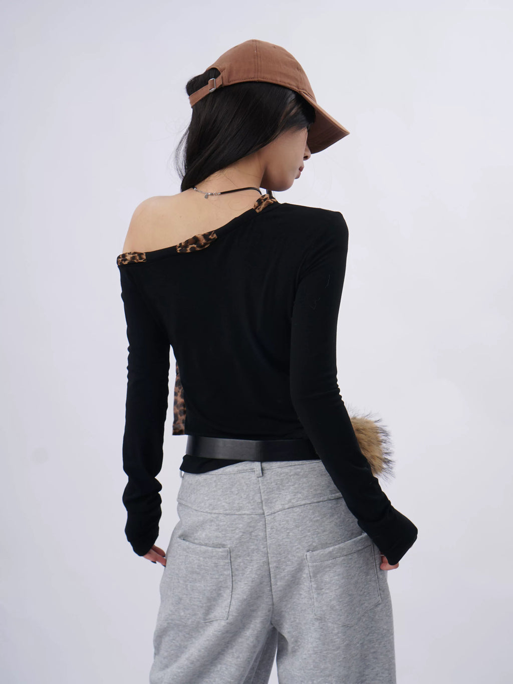 SAMUSAN Long Streamer Leopard Print Slanted Shoulder Long Sleeve