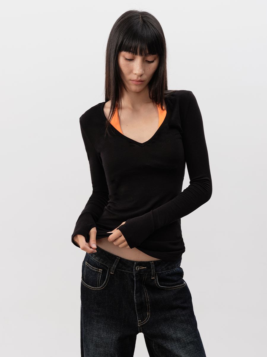 JCAESAR V-neck Long-sleeved Knitted Sweater