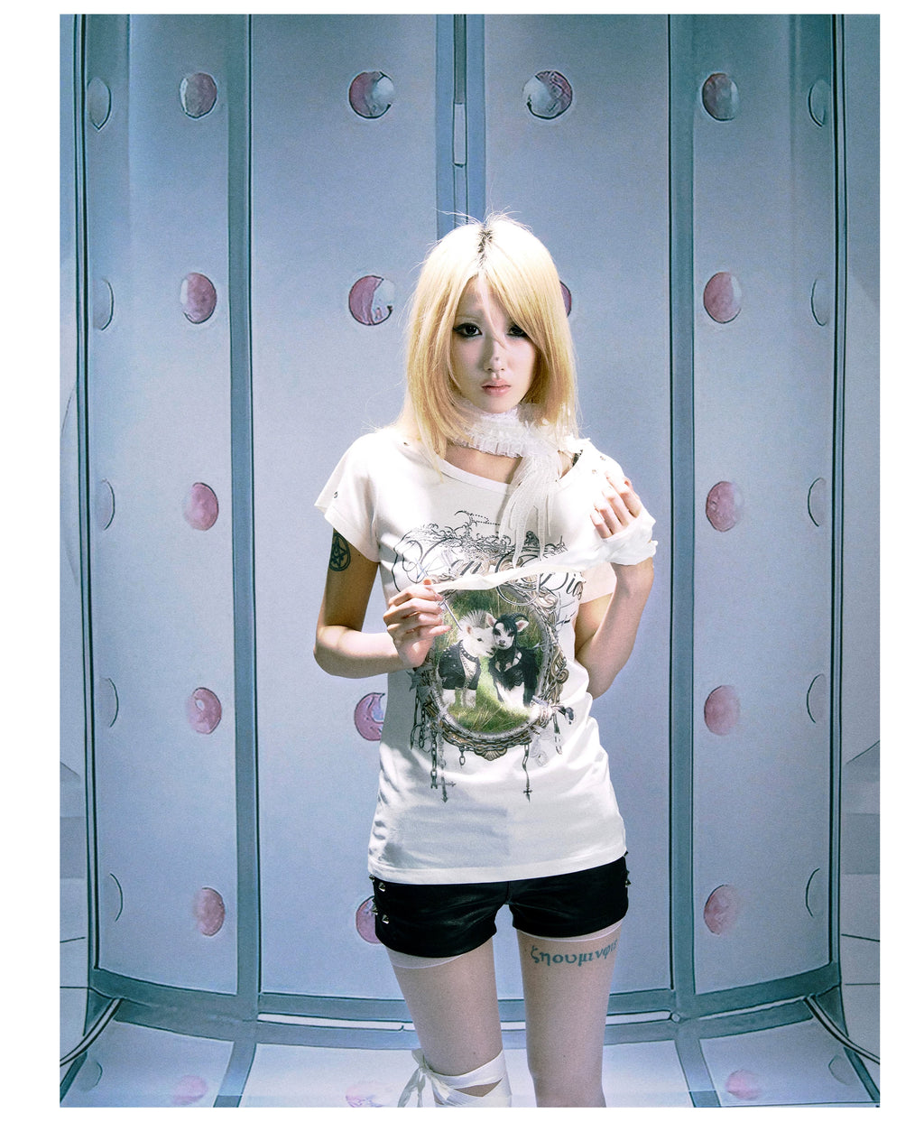 PAIKI Slim Body Front Shoulder Casual Tee