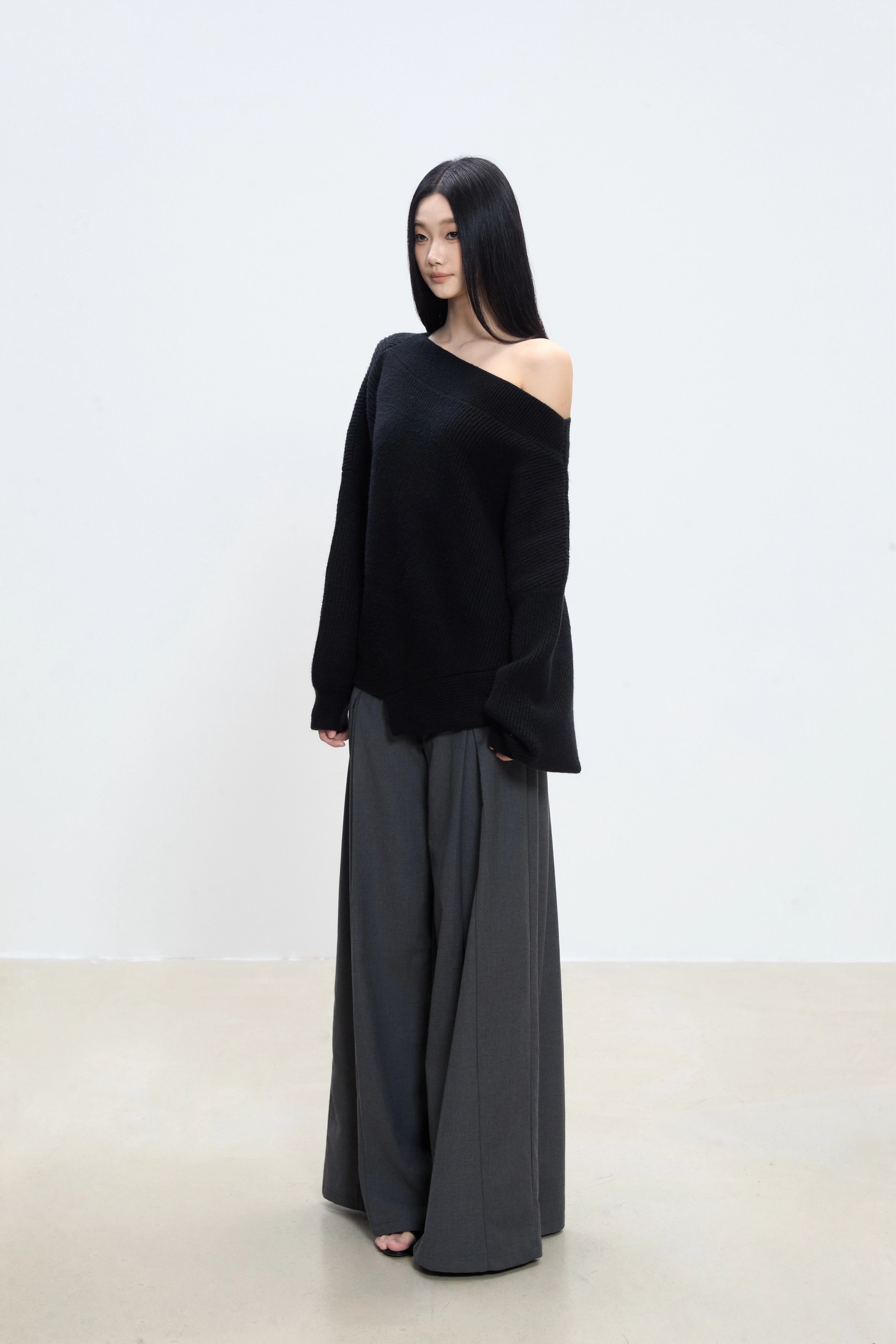 WITHMIN Loose Low-rise Slim Straight-leg Pants