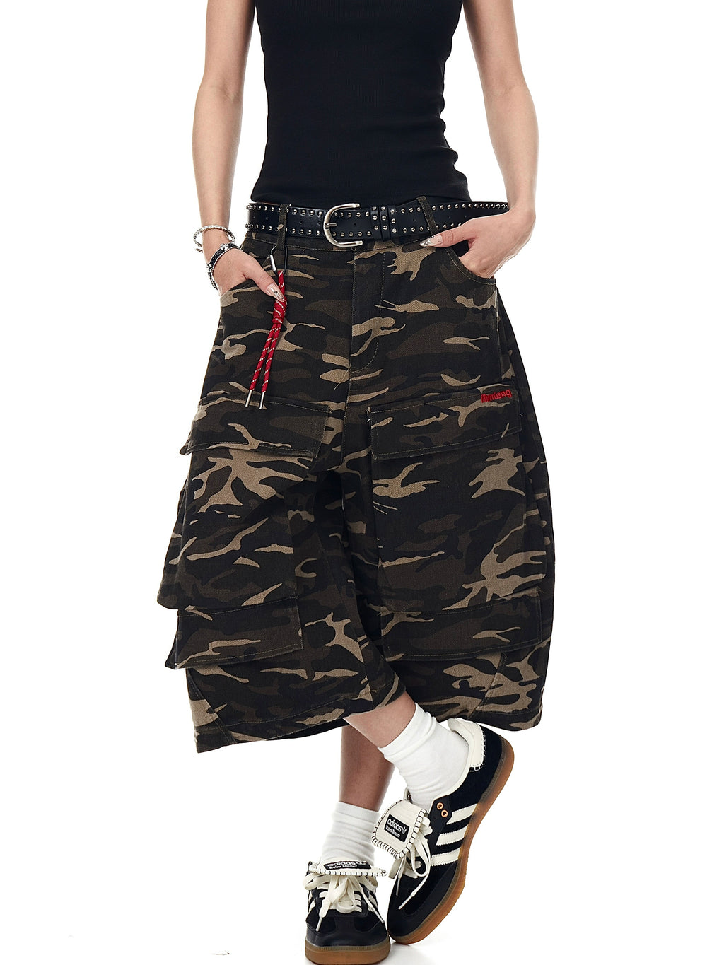 BLACKLISTS Camouflage Tooling Leg Scimitar Cropped Pants