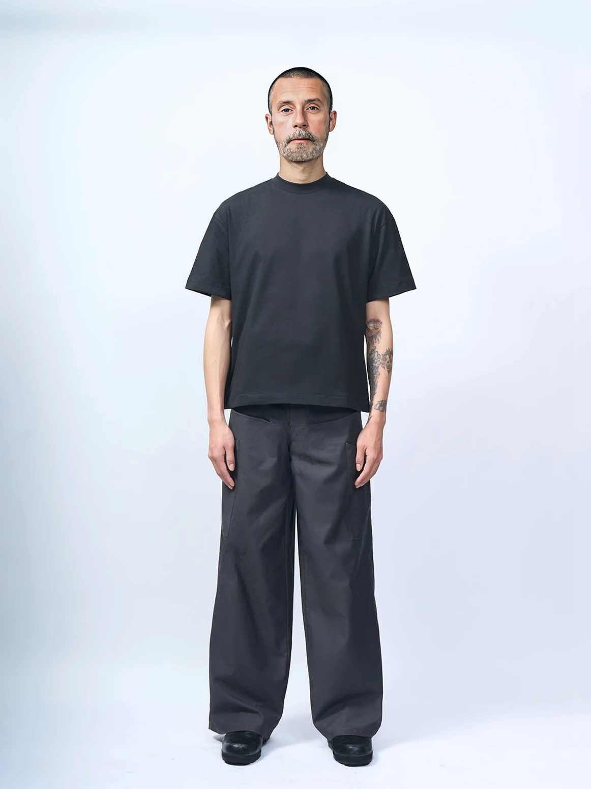 ETHEREAL PRODUCTION Neutral Small Neckline Short and Wide Cut Tee