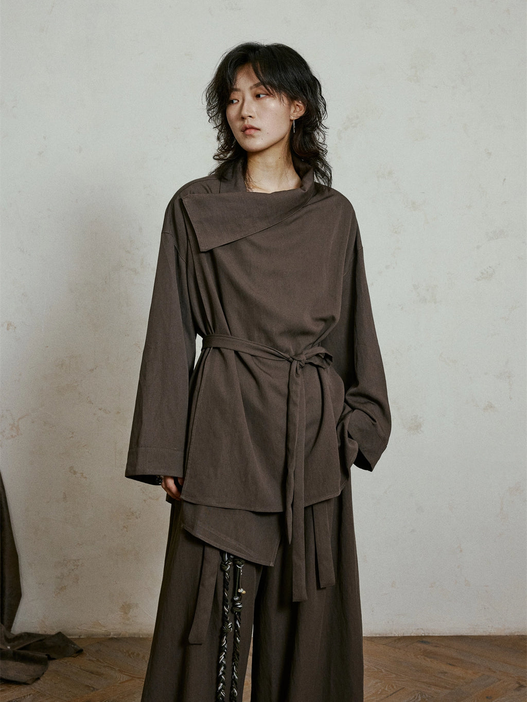 SUNYVONNE Diagonal Placket One-neck Shirt Zen Waist Lace-up Top