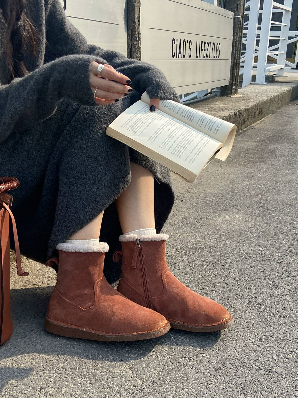 Milooey Retro Leather Mid-tube Snow Boots