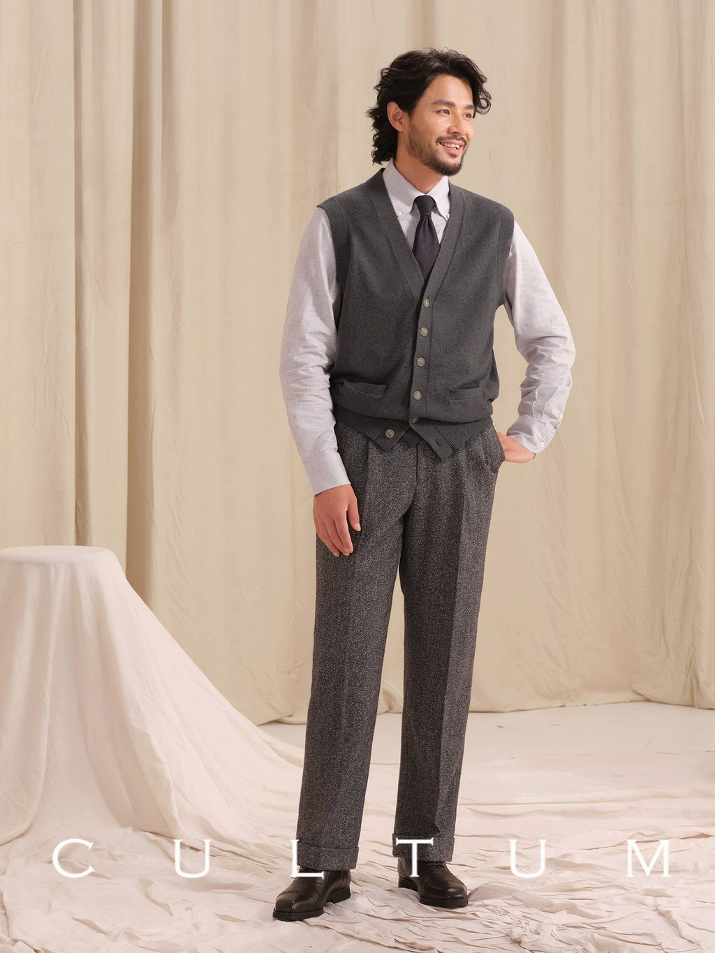 CULTUM Sleeveless Knitted Cardigan V-Neck Wool Vest