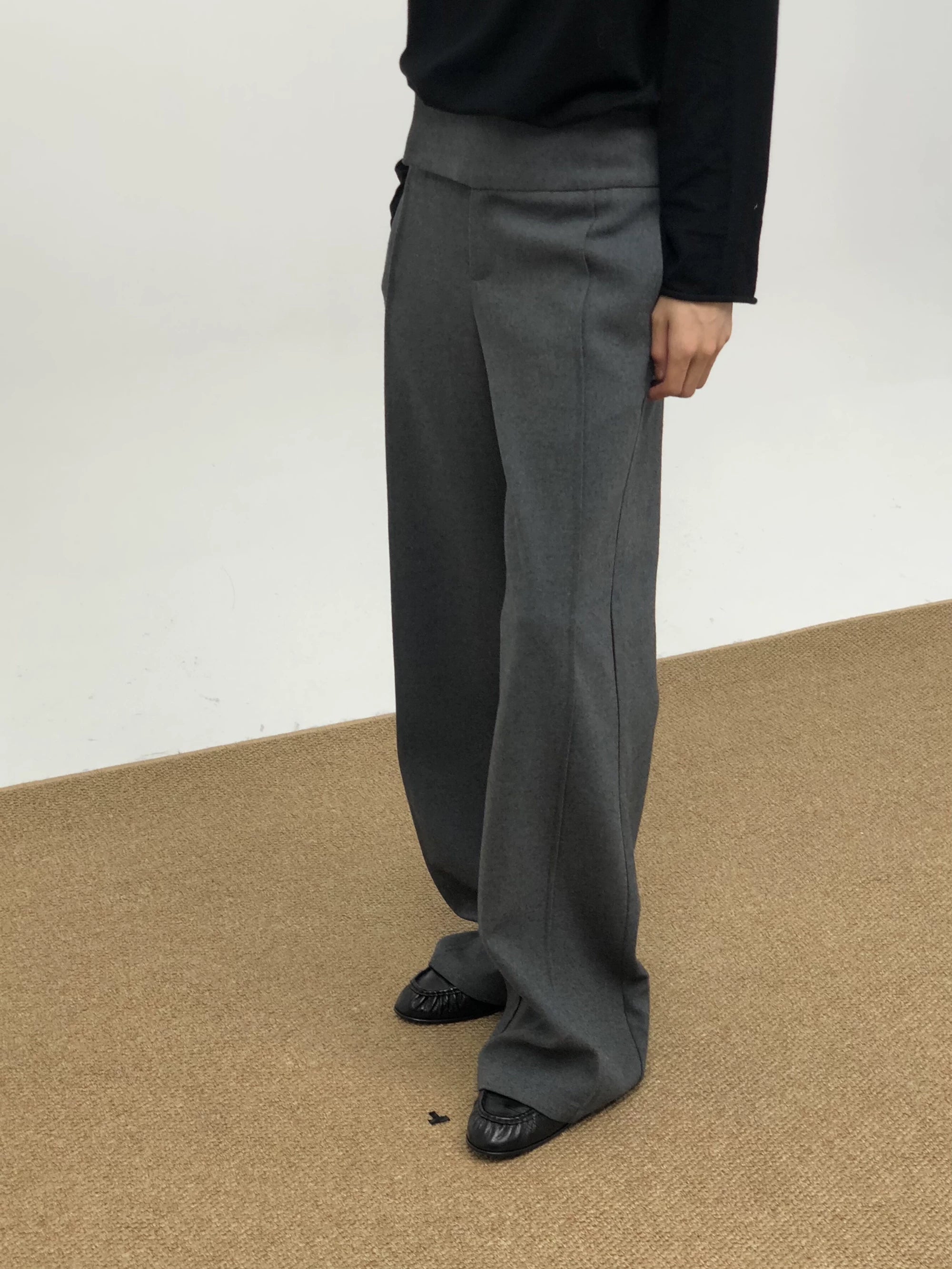 COLN Wide Waist Seal Thin Flared Pants