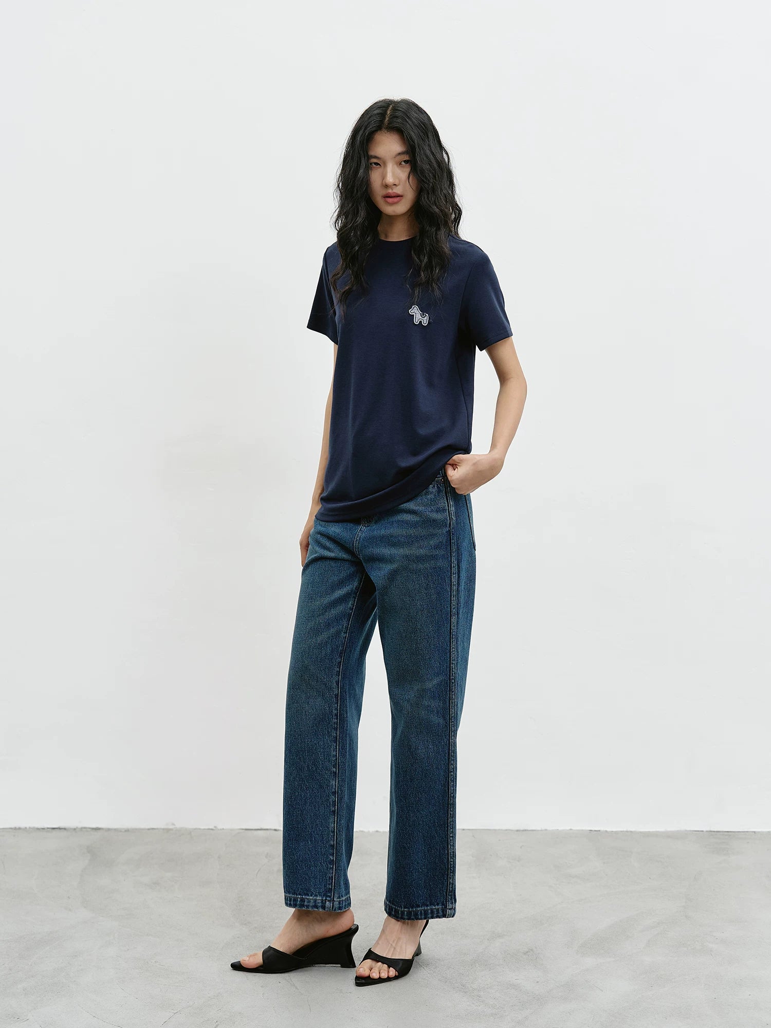 EIGHTHMONTH Loose and Thin Casual Tee