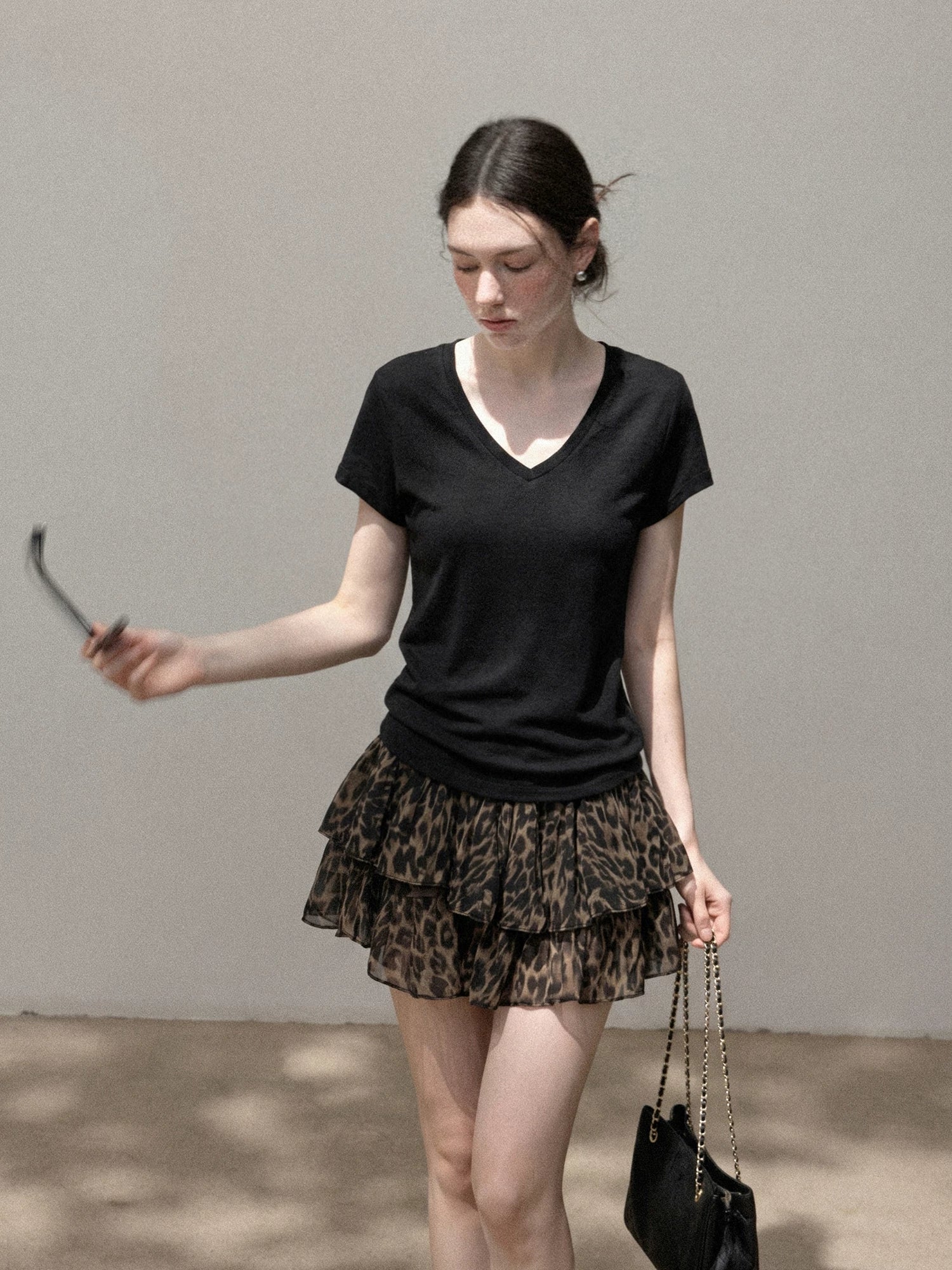 Cantonstory V-neck Shoulder Tee Leopard Print Skirt Suit