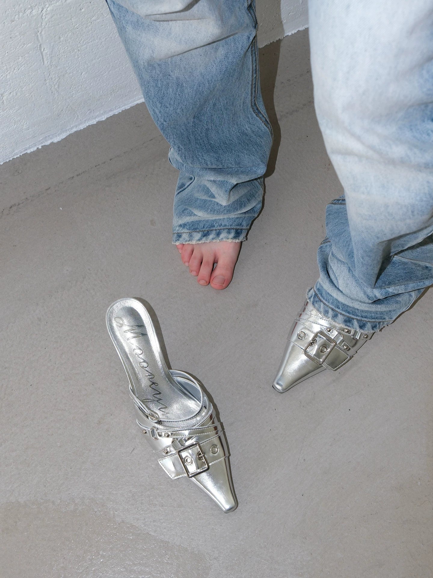 Mooreyu Pointed Belt Buckle Stilettos